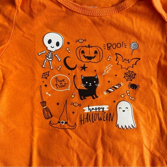 FREE w/purchase 3 Piece Halloween Bundle - Onesie and Two Piece Pyjamas - Picture 4 of 7